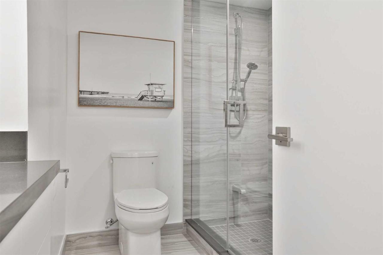 2 Bedroom Plus Den Condo Τορόντο Εξωτερικό φωτογραφία